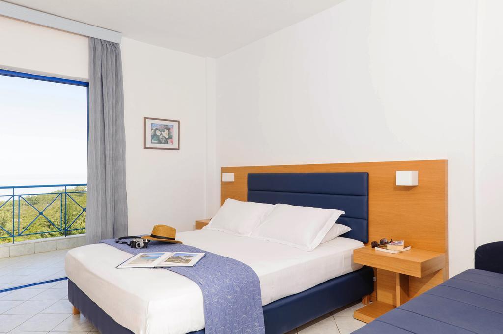 Karras Star Hotel Евдилос Екстериор снимка